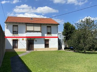 Casa a schiera in Centro. En las afueras de torrelavega, más concretamente a la entrada de