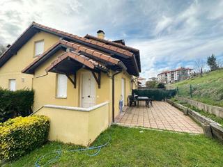 Casa  Comillas - paseo estrada. En la bonita población de comillas, ponemos a la venta este prec