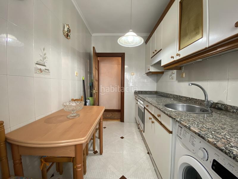 Foto 4f6954ad-e83b-44ca-b90b-2f6a72f91f68. Piso te presento una encantadora vivienda ideal para quienes buscan comodidad, buena ubicación y potencial de mejora. se trata de un pi en Torrelavega