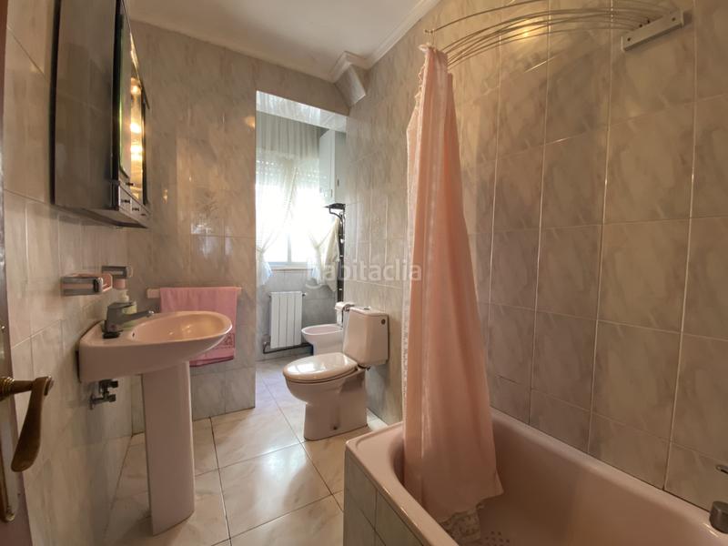 Foto 83c5f7b6-21e8-43f0-9c88-5ad95c273de7. Piso te presento una encantadora vivienda ideal para quienes buscan comodidad, buena ubicación y potencial de mejora. se trata de un pi en Torrelavega