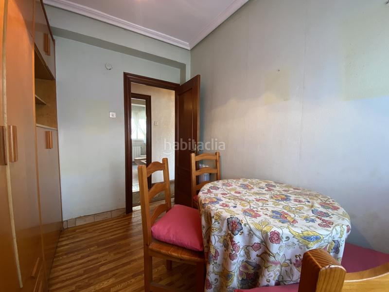 Foto d693c8b3-7b1e-4dee-824f-fed56829a3b7. Piso te presento una encantadora vivienda ideal para quienes buscan comodidad, buena ubicación y potencial de mejora. se trata de un pi en Torrelavega