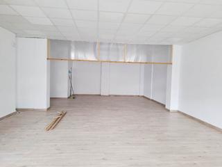 Lloguer Local Comercial  Puente san miguel - bº la redonda. En pleno centro de puente san miguel ponemos a tu disposición un