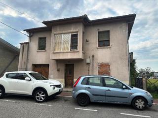 Casa a Torrelavega - bº miravalles 26. Se vende casa individual en miravallestorrelavega. ubicada en un