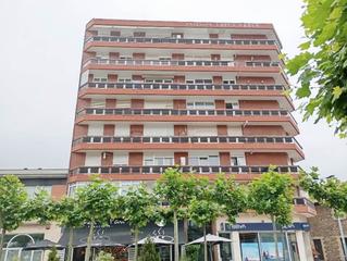 Pis  Los corrales de buelna - plaza de la costitución. Tu nuevo hogar en el corazón de los corrales de buelna te está e