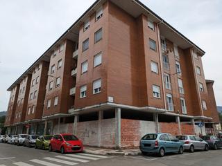 Local commercial  Los corrales de buelna - c/ asturias. Oportunidad en el centro de los corrales de buelna! se ofrece en