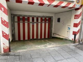 Aparcament cotxe  Torrelavega - cl raimundo cicero. Ponemos en venta un amplio garaje bien situado, a un minuto anda