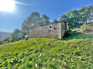 Local commercial à Luena - mellao. Venta de finca rústica de unos 2.360 m con cabaña, en el municip