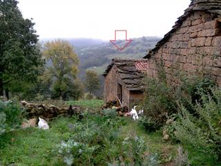 Local Comercial a Luena - mellao. Venta de finca rústica de unos 2.360 m con cabaña, en el municip