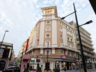 Pis  Torrelavega - c/ serafín escalante. Vivienda en edificio emblemático de torrelavega llevas tiempo bu