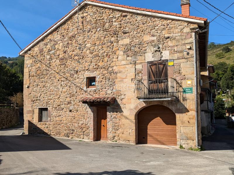 Foto 15a08b6f-1495-4d6e-ac29-bdc734246eb1. Maison jumelée dans villasuso - bº villasuso 34 dans Anievas