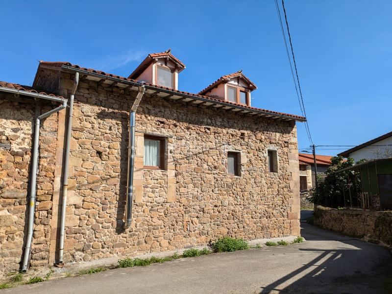 Foto 69960394-f5b9-4e0c-8c1b-d72134d00744. Maison jumelée dans villasuso - bº villasuso 34 dans Anievas