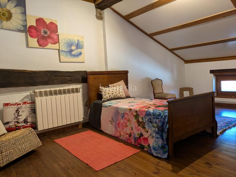 Foto 74f0ed82-978b-458d-b710-4626436cb7f5. Maison jumelée dans villasuso - bº villasuso 34 dans Anievas