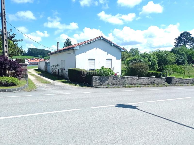 Foto c2279747-cd33-4d66-a1f5-9c948ad5c3b0. Casa amb aparcament a Reocín