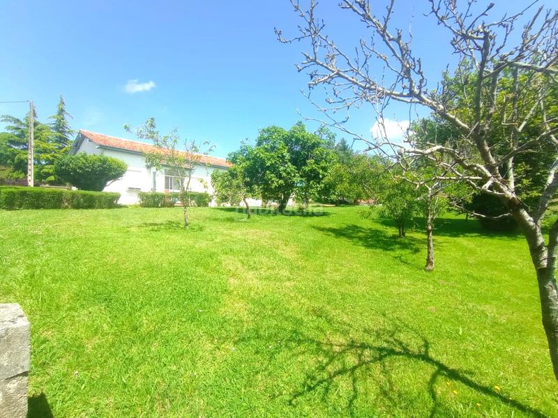 Foto ced0567a-4334-4279-93de-a194584fc8de. Casa amb aparcament a Reocín