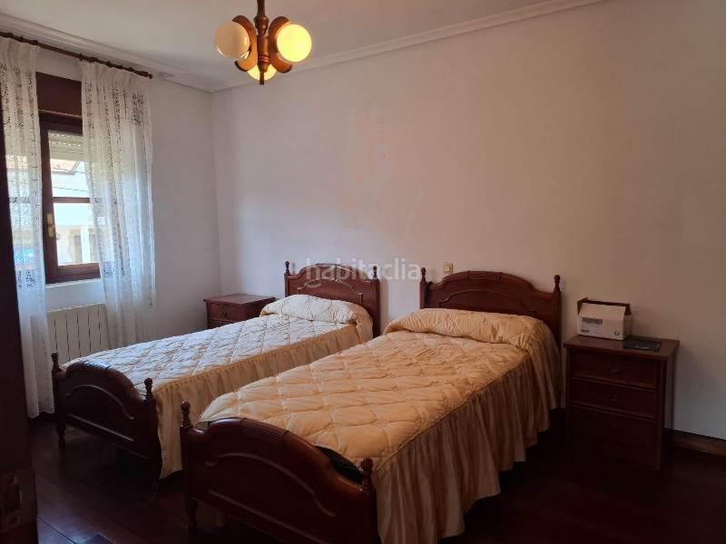 Foto 22746e68-6ac7-41b3-ada1-2014de67629e. Casa pareada buscas una vivienda amplia y bien comunicada? esta impresionante casa de 350 m2 en cobijón te ofrece todo lo que necesitas para di en Udías
