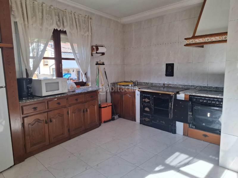 Foto 57de4e96-00a1-441e-94a7-7d5e10138a03. Casa pareada buscas una vivienda amplia y bien comunicada? esta impresionante casa de 350 m2 en cobijón te ofrece todo lo que necesitas para di en Udías