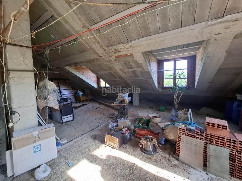 Foto 77582efc-ed19-4e15-8289-f4a93bdfde3f. Casa pareada buscas una vivienda amplia y bien comunicada? esta impresionante casa de 350 m2 en cobijón te ofrece todo lo que necesitas para di en Udías