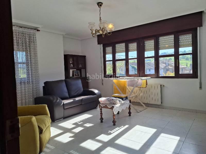 Foto 84ca5dbc-3c5c-4472-af82-43250769f8c4. Casa pareada buscas una vivienda amplia y bien comunicada? esta impresionante casa de 350 m2 en cobijón te ofrece todo lo que necesitas para di en Udías
