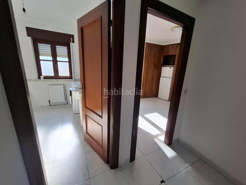 Foto d051ab9a-1549-4952-a84b-5d4336d244e8. Casa pareada buscas una vivienda amplia y bien comunicada? esta impresionante casa de 350 m2 en cobijón te ofrece todo lo que necesitas para di en Udías