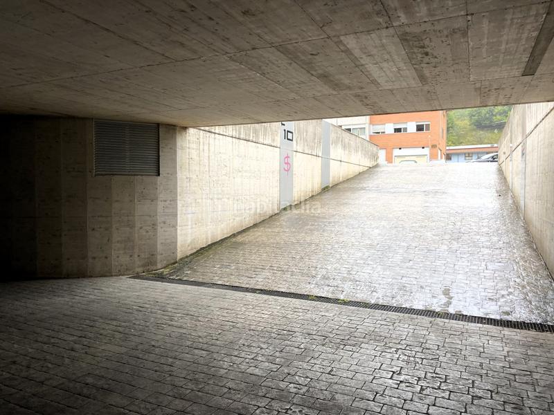 Foto 623150a7-4322-4ff1-bdaa-9a2b235fc73e. Parking coche en ganzo, a mitad de camino entre y el hospital de sierrallana tenemos para la venta esta estupenda plaza de garaje de en Torrelavega