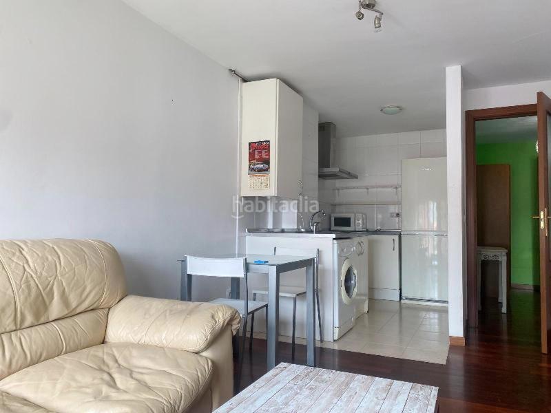 Foto e3b9fb39-32b0-4bf1-9d43-aa512b968134. Piso tu refugio moderno a un paso de torrelavega descubre este encantador apartamento de un dormitorio en santiago , una local en Cartes