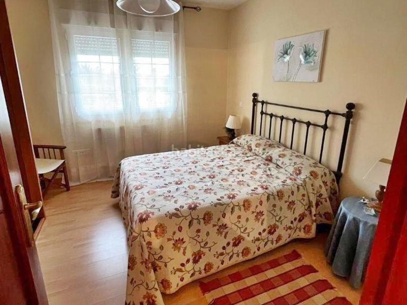 Foto 08143ff4-dfb2-42a9-8cf5-c0dd5a5c9e33. Alquiler casa pareada atención profesorado ! se alquila para temporada escolar este coqueto adosado . a 5 minutos de cabezón de la sal. consta d en Udías