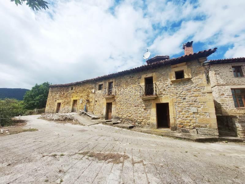 Foto 14b111b8-97d8-41ae-84cf-5f1a74901146. Maison jumelée avec chauffage dans Polaciones