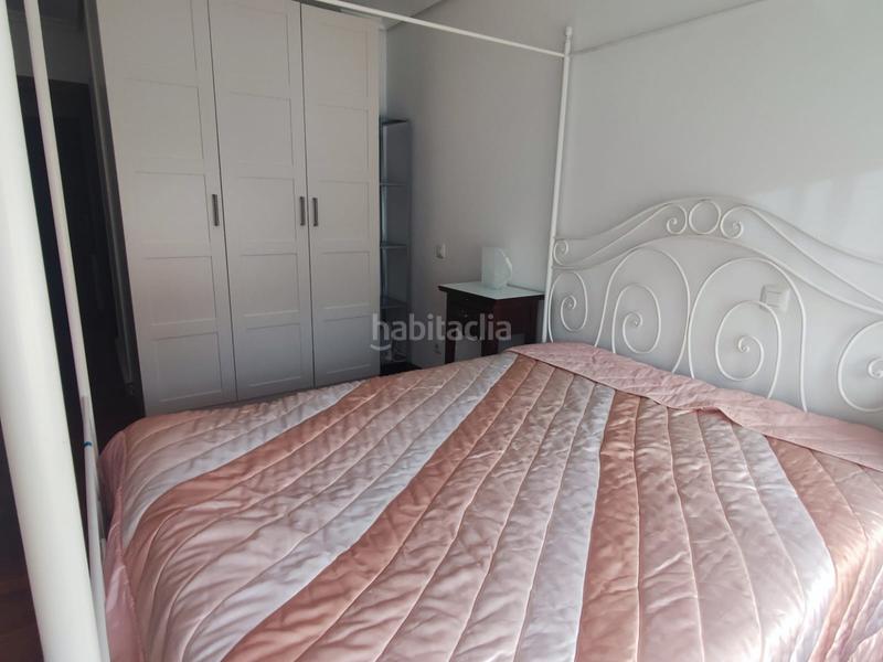 Foto a4e3df24-1ef1-43d4-a7d1-0782b61b926e. Piso en sarón - avenida torrelavega 5a apartamento en venta en pleno centro de sarón acogedor apartamento de una habitación con armario y cama de matrimonio, baño comple en Santa María de Cayón
