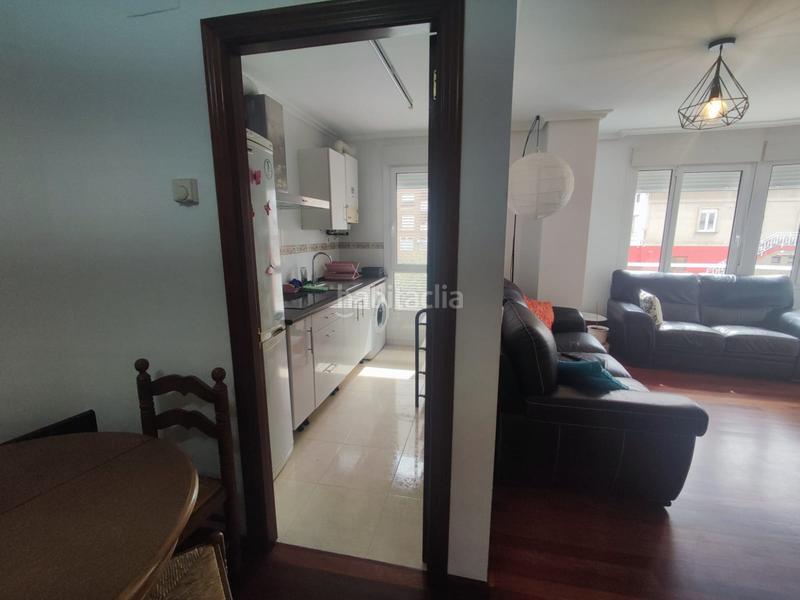 Foto b7e8296f-0b37-4462-a26b-adfdf7265efc. Piso en sarón - avenida torrelavega 5a apartamento en venta en pleno centro de sarón acogedor apartamento de una habitación con armario y cama de matrimonio, baño comple en Santa María de Cayón