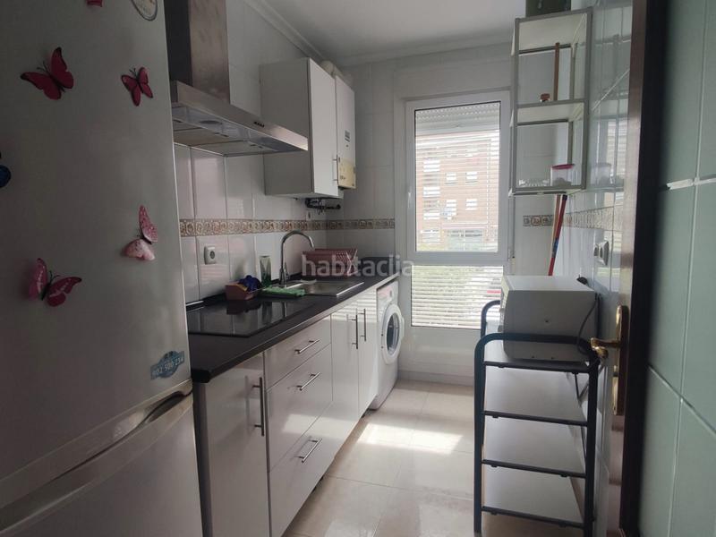 Foto c35013f1-ea15-4204-b9ef-77efa71af069. Piso en sarón - avenida torrelavega 5a apartamento en venta en pleno centro de sarón acogedor apartamento de una habitación con armario y cama de matrimonio, baño comple en Santa María de Cayón