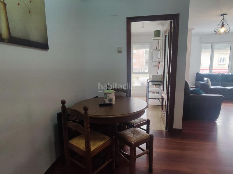 Foto df56ec1e-3b2e-4220-b15a-6f3ef13d1735. Piso en sarón - avenida torrelavega 5a apartamento en venta en pleno centro de sarón acogedor apartamento de una habitación con armario y cama de matrimonio, baño comple en Santa María de Cayón