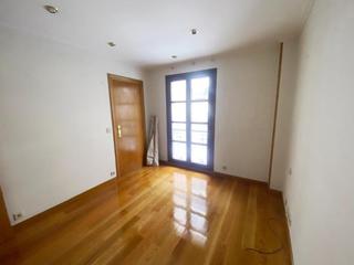 Miete Büro  Torrelavega - c/julián ceballos. Localoficina ubicado en una de las mejores zonas de torrelavega,