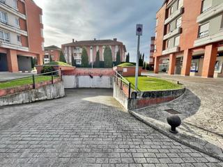 Miete Autoparkplatz in Renedo. Plaza de garaje en el centro de renedo de piélagos  se alquila p