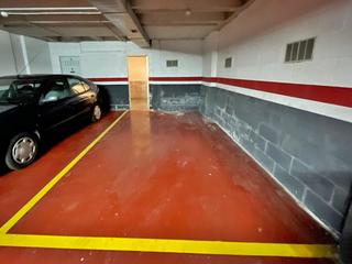 Alquiler Parking coche en Renedo. Amplia plaza de garaje con trastero en el centro de renedo de pi