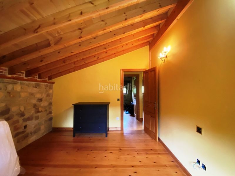 Foto 191fa110-93e2-436a-9939-bdb1eb840a60. Casa amb calefacció a Mazcuerras