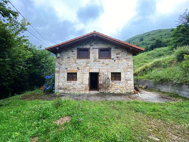 Foto 4c1d956b-0879-4658-8d3f-b4c95dec0741. Casa amb calefacció a Mazcuerras