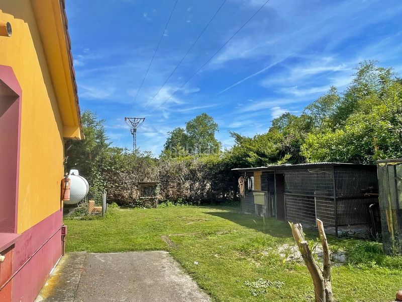 Foto c3c224e6-5008-4940-9e08-2d209dbcb4c7. Casa amb calefacció a Zurita Piélagos