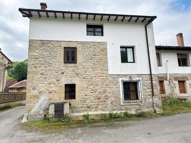 Foto f69de01a-d7f9-4bcb-b92e-034b0b2d7c01. Casa a Valdáliga