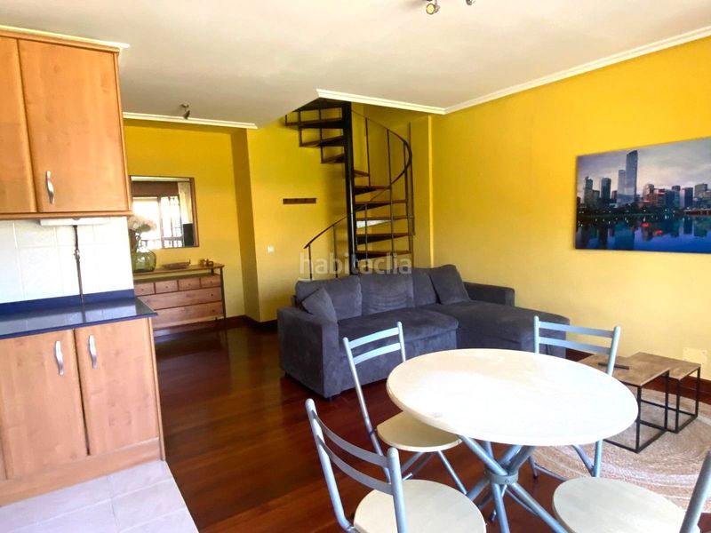 Foto c8c26833-7e26-4d85-9892-137fafa7f042. Piso descubre este acogedor dúplex , un hogar que invita a quedarse. situado en una bonita zona a las afueras de torrelavega, en Cartes