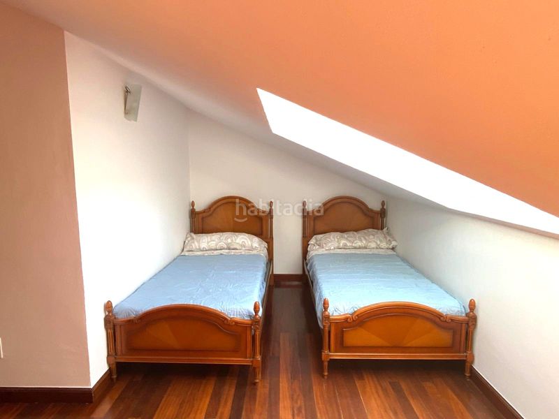 Foto d8f8562d-3e42-4eb9-ab8d-7539bb6443b1. Piso descubre este acogedor dúplex , un hogar que invita a quedarse. situado en una bonita zona a las afueras de torrelavega, en Cartes