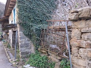 Casa bifamiliare in C/ la rosa 8. Una oportunidad única en saja para crear la casa que siempre ima