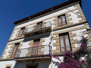 Casa a Quijas - bº quijas 172. Casona de estilo indiano en quijas un pedazo de historia esperan