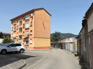 Pis  Los corrales de buelna - ntra sra de las caldas 3. Os mostramos esta tercera planta sin ascensor, muy luminosa y co