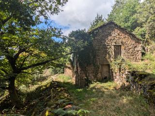 Casa  Vega de pas - barrio guzparras. En el corazón del interior de cantabria, rodeada de montañas, pr