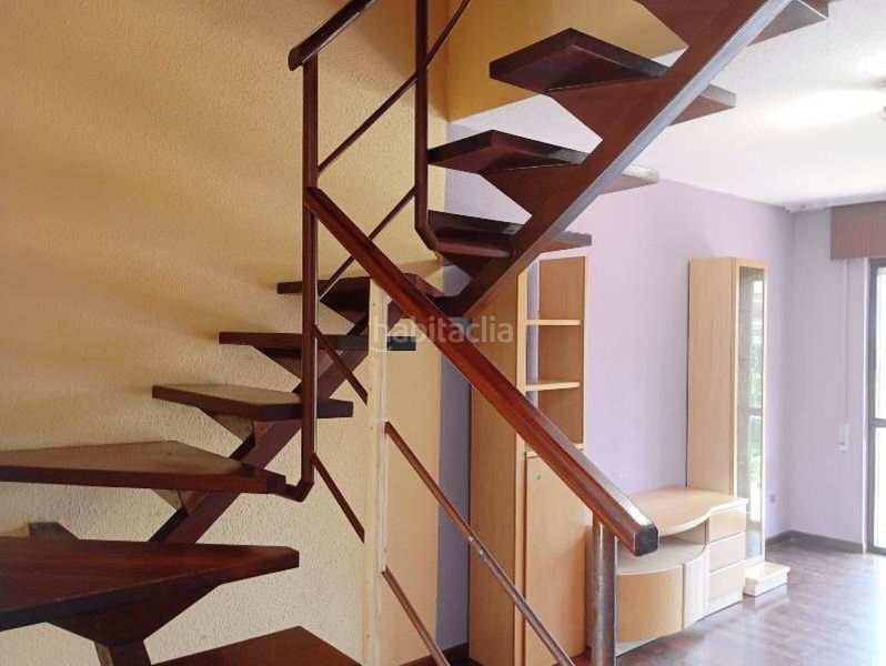 Foto b8348c93-58b8-4389-9e43-ab17f1c9d22a. Casa adossada amb calefacció aparcament a Reocín