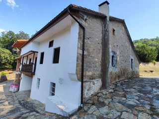 Casa adossada a Corvera - bº quintana 34. En el tranquilo pueblo de quintana de toranzo , rodeada de natur