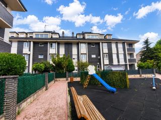 Àtic  Sarón - avda. torrelavega ,urb. los arces 17. Se vende acogedor apartamento en sarón , situado en una urbaniza