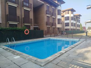 Etagenwohnung  La penilla - av manzanares 20. Bajo en esquina,con amplia terraza junto a la piscina , plaza de