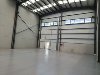 Rent Industrial building  Barros - cl alfonso alvarez miranda. Se alquila nave industrial, totalmente diáfana en el polígono in