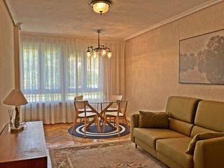 Miete Etagenwohnung in Corrales de Buelna (Los). Os mostramos una vivienda de alquiler que se encuentra en el bar